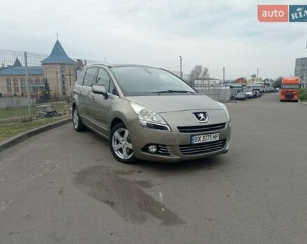 Серый Пежо 5008, объемом двигателя 1.6 л и пробегом 225 тыс. км за 7500 $, фото 1 на Automoto.ua