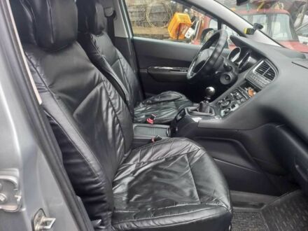 Серый Пежо 5008, объемом двигателя 0 л и пробегом 183 тыс. км за 7500 $, фото 1 на Automoto.ua