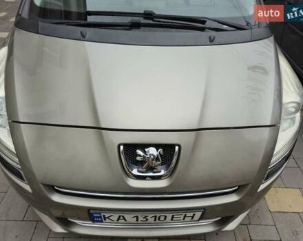 Серый Пежо 5008, объемом двигателя 1.6 л и пробегом 198 тыс. км за 8900 $, фото 1 на Automoto.ua