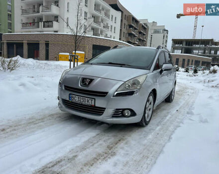 Серый Пежо 5008, объемом двигателя 1.56 л и пробегом 278 тыс. км за 6400 $, фото 1 на Automoto.ua