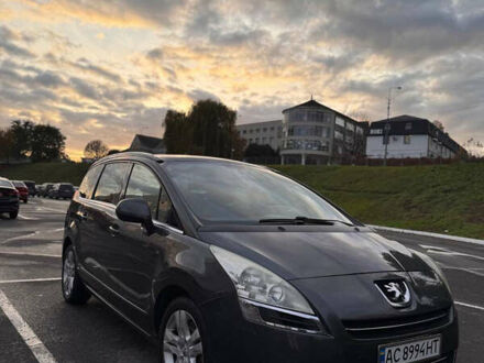 Серый Пежо 5008, объемом двигателя 2 л и пробегом 219 тыс. км за 8100 $, фото 1 на Automoto.ua