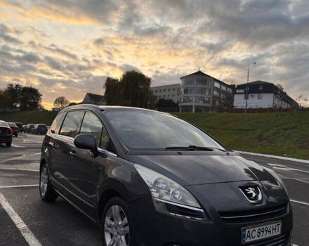 Серый Пежо 5008, объемом двигателя 2 л и пробегом 219 тыс. км за 8100 $, фото 1 на Automoto.ua