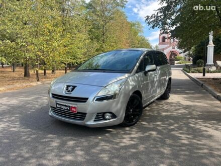 Сірий Пежо 5008, об'ємом двигуна 1.6 л та пробігом 272 тис. км за 8490 $, фото 1 на Automoto.ua