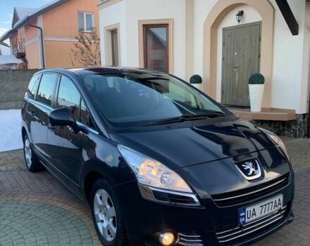 Серый Пежо 5008, объемом двигателя 2 л и пробегом 239 тыс. км за 7150 $, фото 1 на Automoto.ua