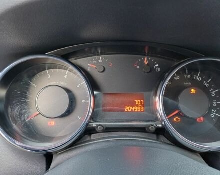 Серый Пежо 5008, объемом двигателя 1.6 л и пробегом 205 тыс. км за 5500 $, фото 1 на Automoto.ua