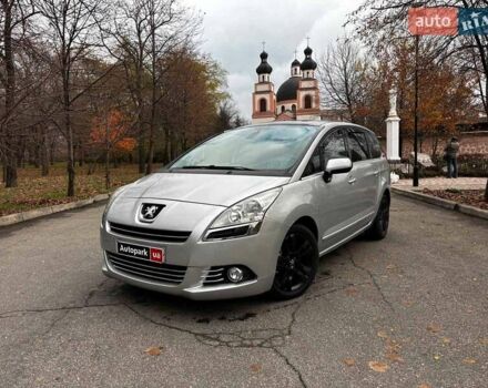 Серый Пежо 5008, объемом двигателя 1.6 л и пробегом 272 тыс. км за 7930 $, фото 1 на Automoto.ua