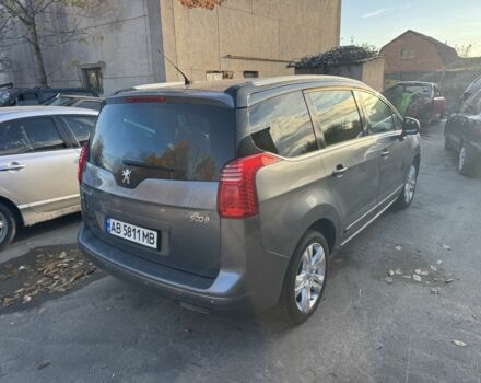 Серый Пежо 5008, объемом двигателя 1.6 л и пробегом 170 тыс. км за 5500 $, фото 1 на Automoto.ua