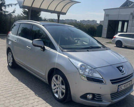 Сірий Пежо 5008, об'ємом двигуна 2 л та пробігом 237 тис. км за 7499 $, фото 1 на Automoto.ua