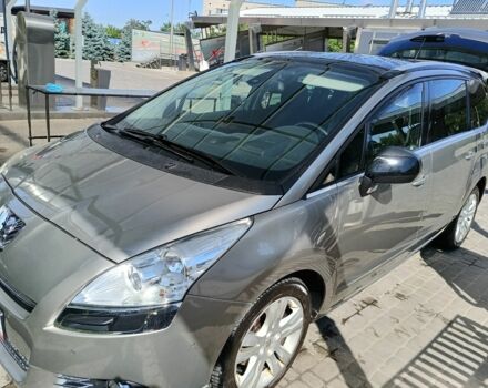 Серый Пежо 5008, объемом двигателя 2 л и пробегом 180 тыс. км за 13000 $, фото 1 на Automoto.ua