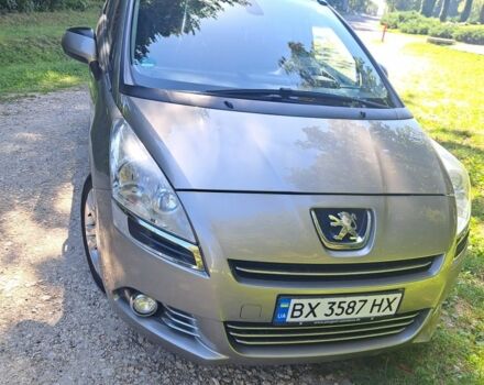 Сірий Пежо 5008, об'ємом двигуна 2 л та пробігом 279 тис. км за 10500 $, фото 1 на Automoto.ua