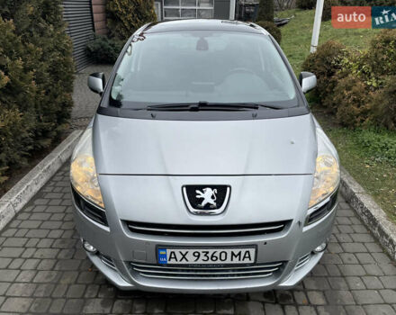 Сірий Пежо 5008, об'ємом двигуна 2 л та пробігом 218 тис. км за 8600 $, фото 1 на Automoto.ua