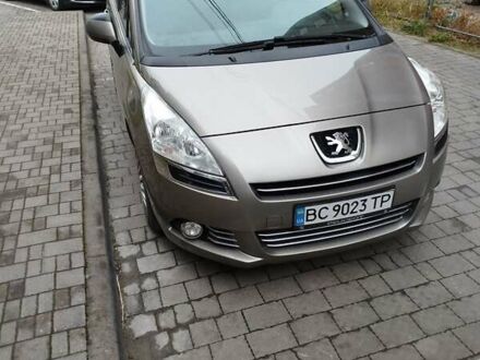 Сірий Пежо 5008, об'ємом двигуна 1.6 л та пробігом 198 тис. км за 7500 $, фото 1 на Automoto.ua