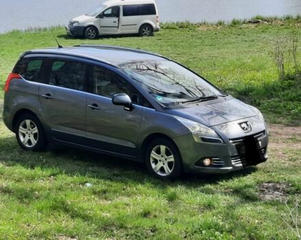 Сірий Пежо 5008, об'ємом двигуна 0 л та пробігом 210 тис. км за 9000 $, фото 1 на Automoto.ua
