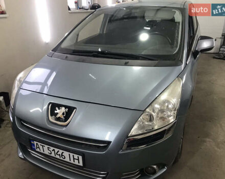 Серый Пежо 5008, объемом двигателя 1.56 л и пробегом 239 тыс. км за 7950 $, фото 1 на Automoto.ua