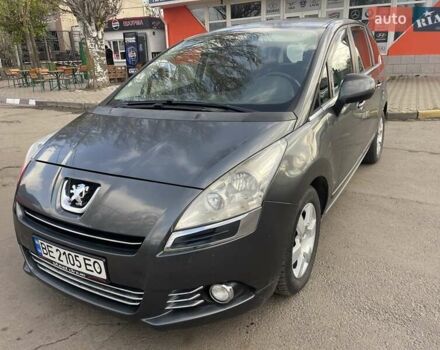 Серый Пежо 5008, объемом двигателя 1.6 л и пробегом 250 тыс. км за 6600 $, фото 1 на Automoto.ua
