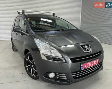 Серый Пежо 5008, объемом двигателя 1.6 л и пробегом 211 тыс. км за 9800 $, фото 1 на Automoto.ua