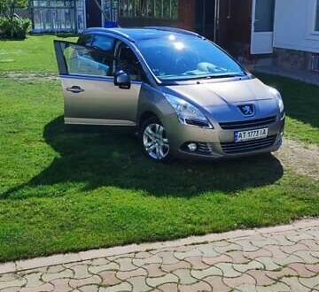 Серый Пежо 5008, объемом двигателя 1.6 л и пробегом 180 тыс. км за 8100 $, фото 1 на Automoto.ua