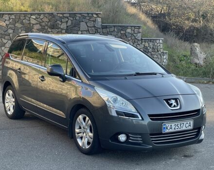 Серый Пежо 5008, объемом двигателя 1.6 л и пробегом 220 тыс. км за 7700 $, фото 1 на Automoto.ua
