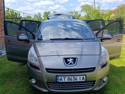 Сірий Пежо 5008, об'ємом двигуна 2 л та пробігом 220 тис. км за 9300 $, фото 1 на Automoto.ua