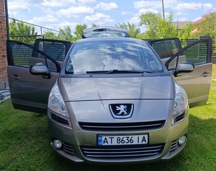 Серый Пежо 5008, объемом двигателя 2 л и пробегом 220 тыс. км за 9300 $, фото 1 на Automoto.ua