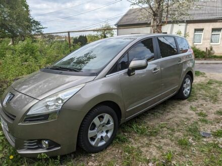 Сірий Пежо 5008, об'ємом двигуна 1.6 л та пробігом 214 тис. км за 7999 $, фото 1 на Automoto.ua