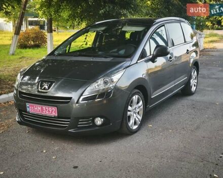 Сірий Пежо 5008, об'ємом двигуна 2 л та пробігом 245 тис. км за 10900 $, фото 1 на Automoto.ua