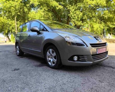 Серый Пежо 5008, объемом двигателя 2 л и пробегом 194 тыс. км за 7900 $, фото 1 на Automoto.ua