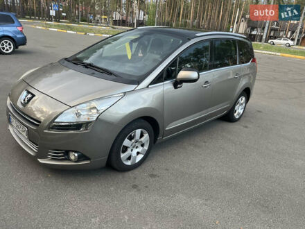 Пежо 5008 2012 у Ирпене на Automoto.ua Сірий Пежо 5008, об'ємом двигуна 1.6 л та пробігом 253 тис. км за 8900 $, фото 1 на Automoto.ua