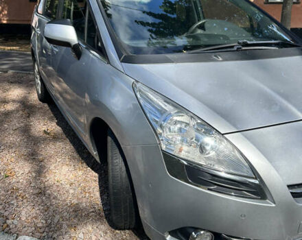 Сірий Пежо 5008, об'ємом двигуна 1.6 л та пробігом 192 тис. км за 8800 $, фото 1 на Automoto.ua