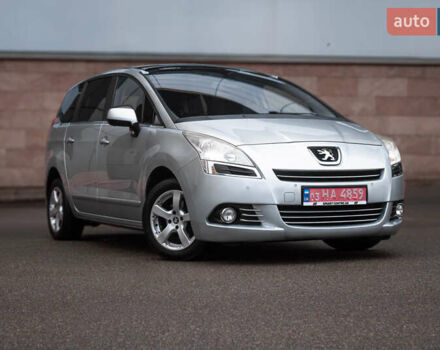 Сірий Пежо 5008, об'ємом двигуна 1.6 л та пробігом 243 тис. км за 9500 $, фото 1 на Automoto.ua