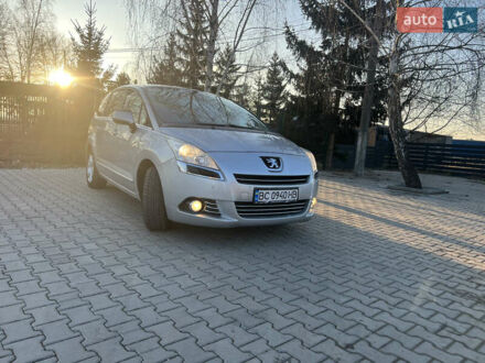 Пежо 5008 2012 у Стрые на Automoto.ua Сірий Пежо 5008, об'ємом двигуна 2 л та пробігом 298 тис. км за 8999 $, фото 1 на Automoto.ua