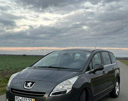 Сірий Пежо 5008, об'ємом двигуна 1.6 л та пробігом 181 тис. км за 8850 $, фото 1 на Automoto.ua