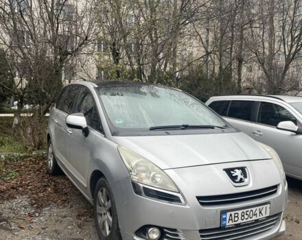 Серый Пежо 5008, объемом двигателя 1.6 л и пробегом 250 тыс. км за 7000 $, фото 1 на Automoto.ua