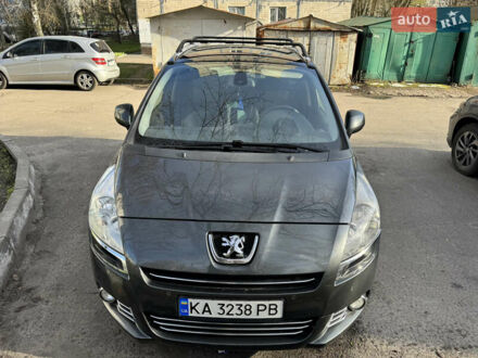 Пежо 5008 2013 у Києві на Automoto.ua Сірий Пежо 5008, об'ємом двигуна 1.56 л та пробігом 225 тис. км за 11400 $, фото 1 на Automoto.ua