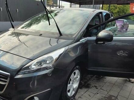 Пежо 5008 2013 у Івано-Франківську на Automoto.ua Сірий Пежо 5008, об'ємом двигуна 1.6 л та пробігом 244 тис. км за 9500 $, фото 1 на Automoto.ua