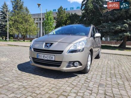 Пежо 5008 2013 в Каменце-Подольском на Automoto.ua Серый Пежо 5008, объемом двигателя 1.56 л и пробегом 240 тыс. км за 10600 $, фото 1 на Automoto.ua