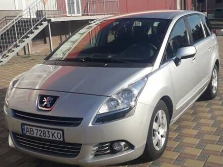 Пежо 5008 2013 у Гайсине на Automoto.ua Сірий Пежо 5008, об'ємом двигуна 1.6 л та пробігом 247 тис. км за 8600 $, фото 1 на Automoto.ua