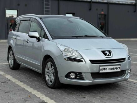 Серый Пежо 5008, объемом двигателя 1.6 л и пробегом 268 тыс. км за 7500 $, фото 1 на Automoto.ua