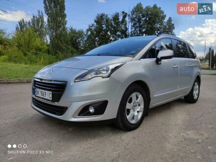 Сірий Пежо 5008, об'ємом двигуна 1.6 л та пробігом 290 тис. км за 9800 $, фото 1 на Automoto.ua