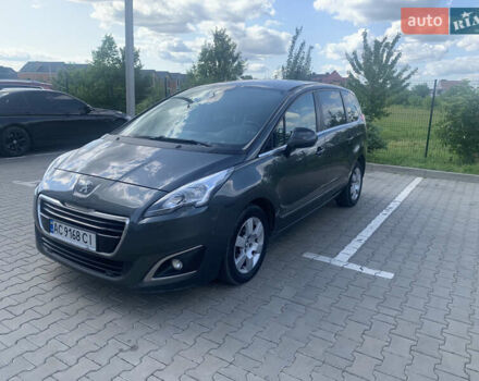 Серый Пежо 5008, объемом двигателя 1.6 л и пробегом 280 тыс. км за 8900 $, фото 1 на Automoto.ua