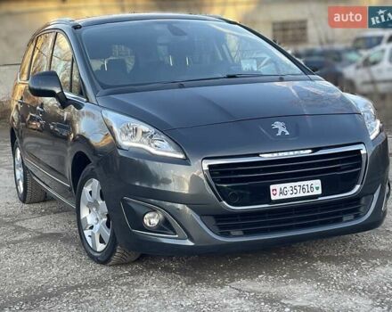 Серый Пежо 5008, объемом двигателя 2 л и пробегом 184 тыс. км за 11650 $, фото 1 на Automoto.ua