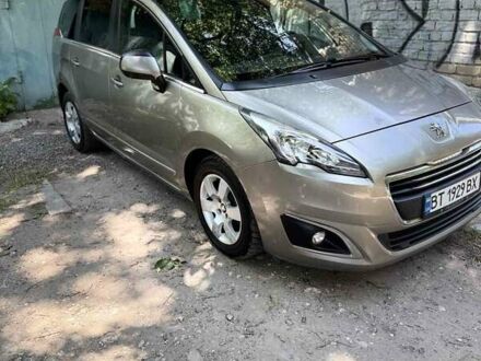 Серый Пежо 5008, объемом двигателя 1.6 л и пробегом 220 тыс. км за 7700 $, фото 1 на Automoto.ua