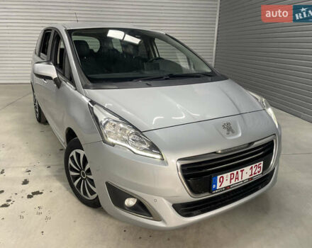 Серый Пежо 5008, объемом двигателя 1.6 л и пробегом 237 тыс. км за 10650 $, фото 1 на Automoto.ua