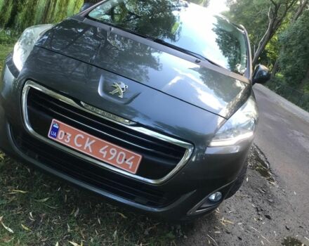 Серый Пежо 5008, объемом двигателя 1.6 л и пробегом 217 тыс. км за 10100 $, фото 1 на Automoto.ua