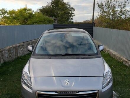 Сірий Пежо 5008, об'ємом двигуна 2 л та пробігом 239 тис. км за 10800 $, фото 1 на Automoto.ua