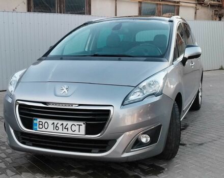 Серый Пежо 5008, объемом двигателя 1.6 л и пробегом 231 тыс. км за 11850 $, фото 1 на Automoto.ua