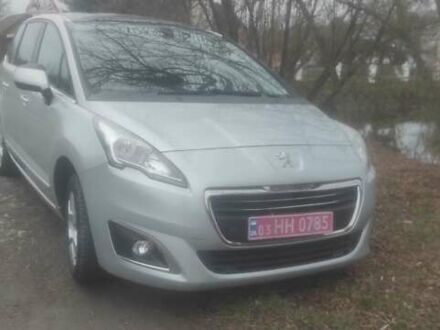 Серый Пежо 5008, объемом двигателя 1.56 л и пробегом 193 тыс. км за 10350 $, фото 1 на Automoto.ua
