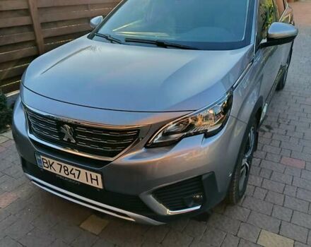 Серый Пежо 5008, объемом двигателя 2 л и пробегом 199 тыс. км за 20000 $, фото 1 на Automoto.ua