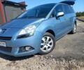 Синий Пежо 5008, объемом двигателя 1.6 л и пробегом 280 тыс. км за 4800 $, фото 1 на Automoto.ua