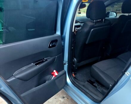 Синий Пежо 5008, объемом двигателя 2 л и пробегом 300 тыс. км за 8000 $, фото 5 на Automoto.ua